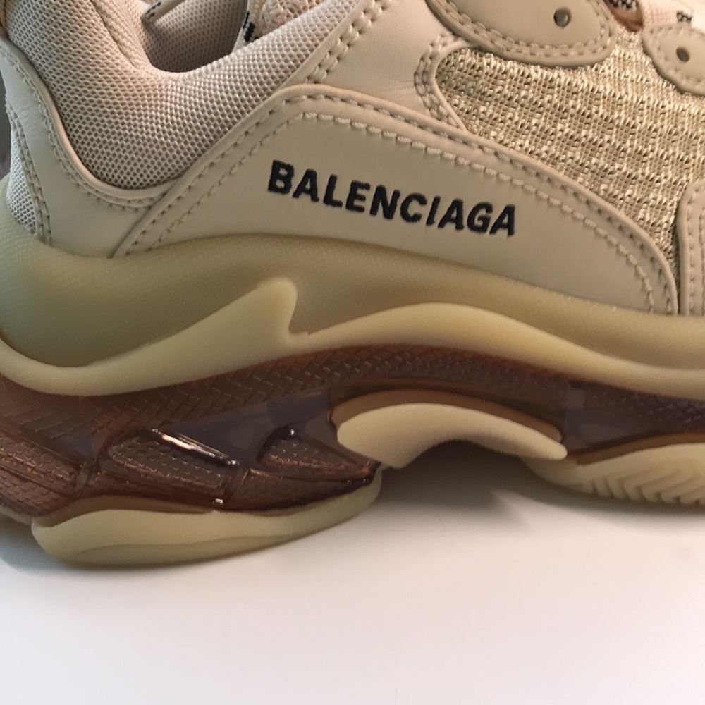 New Authentic Balenciaga Triple S Clear Sole Sneakers – Iconic Luxe Streetwear👟 - Picture 13 of 17